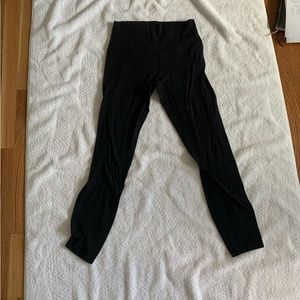 Size 6 black lululemon Align 25” inseam leggings